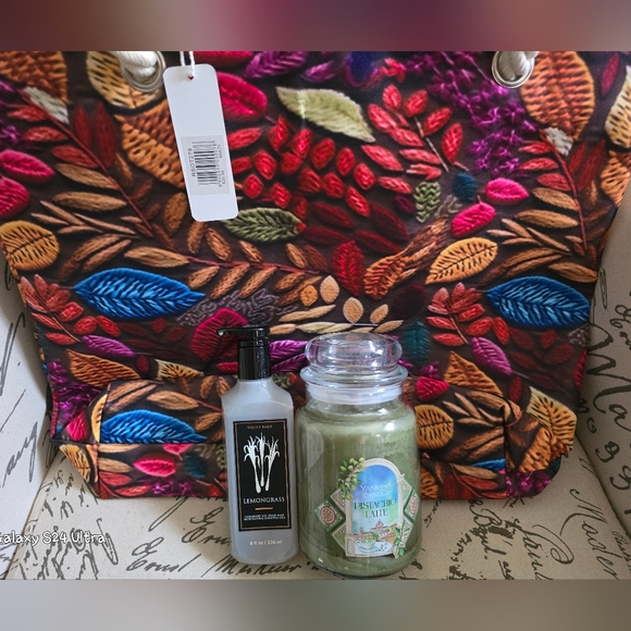 Yankee Candle Other - 3 Piece Fall Set: Yankee Candle 22oz, Bath & Body Works 8oz Soap, Tote NWT